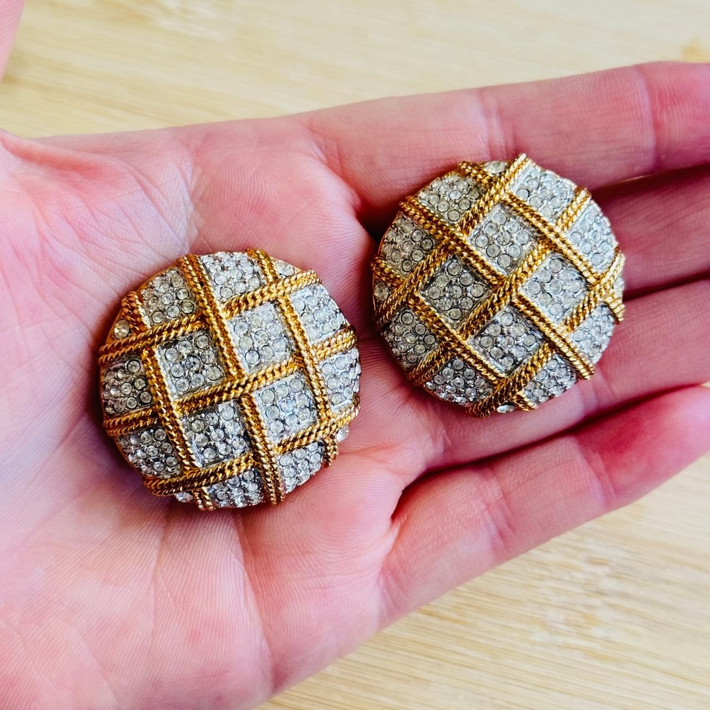 Swarovski Basket-Weave Earrings Signed Crystal Pave Chunky Regal Clip Round 90s - Picture 5 of 6
